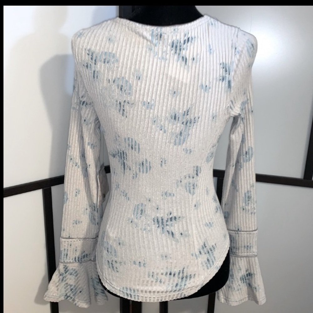 🆕Free People Floral Print Ribbed Henley In Grey - Picture 6 of 13